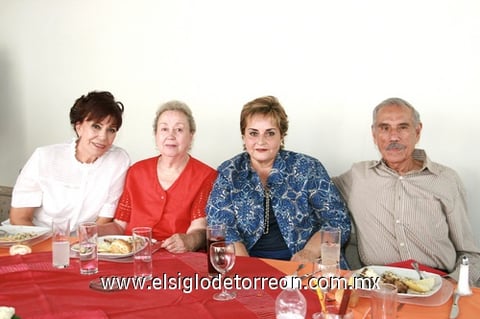 30092009 Desdémona de González, Angélica de Delgado, Brenda Ramos de Soto y Rigoberto Soto Díaz.