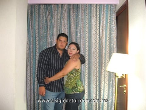 Jose Luis Ledezma y su esposa Verónica Contreras salida a la disco mina del eden en zacatecas