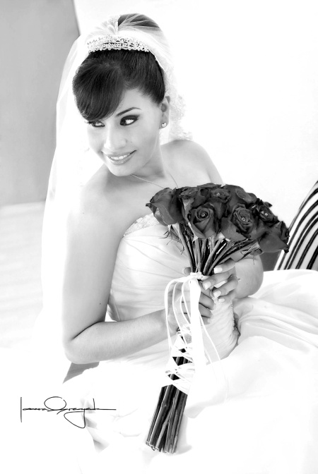 Srita. Alejandra Cuevas González el día de su boda con el Sr. Juan Ricardo Moo Palacios.

Estudio Laura Grageda