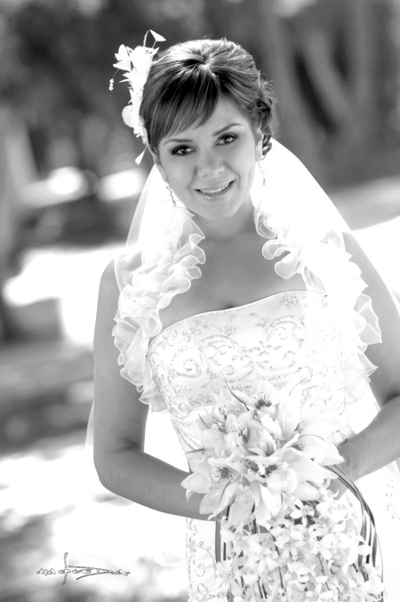 Srita. Siddharta Gabriela Moreno Gutiérrez unió su vida a la del Sr. Julio César Martínez Valenciana.

Maqueda Fotografía