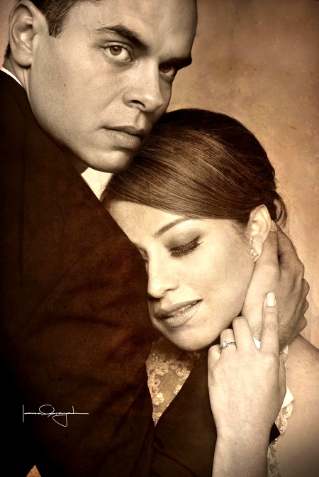 Unieron sus vidas en sagrado matrimonio, Srita. Albalicia Martínez Hernández y Sr. Carlos Augusto Torres Aponte, en la parroquia Los Ángeles, el 12 de septiembre de 2009, en punto de las 20:30 horas. 

Estudio Laura Grageda