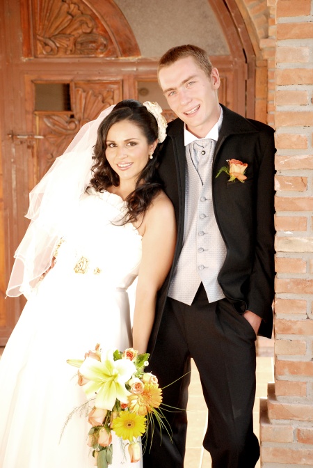 Srita. Marcela Díaz Guerrero Leduc y Sr. Stephane Bugnet Badel, unieron sus vidas en sagrado matrimonio en la parroquia Los Ángeles, el 15 de agosto de 2009, en punto de las 20:30 horas.