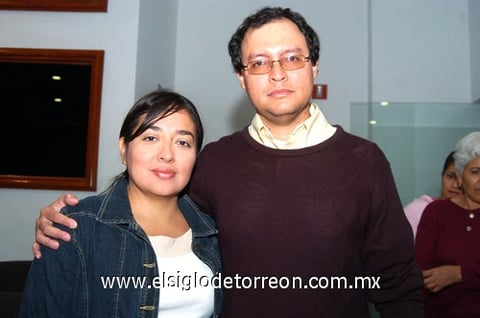 01102009 Paola Carrillo Hernández y Fernando Guijarro Mora.