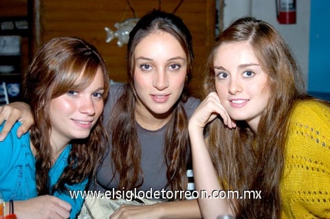 02102009 Adriana Martínez, Andrea Escalante y Paulina Teele.