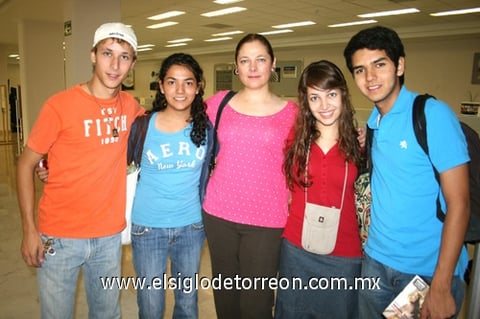 02102009 Los Ángeles. Beto Hermosillo, Ana Jaramillo, Paty Hermosillo, Paty Aguirre y Daniel Zúñiga.