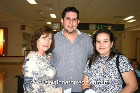 02102009 México. María Herrera de Ceniceros, Felipe Ceniceros Herrera y Wendy Ceniceros Herrera.