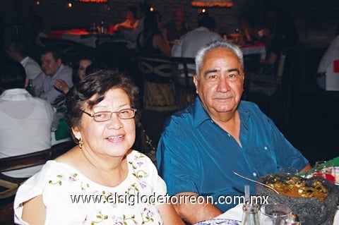 05102009 Martha de Estrada y Jesús Estrada.