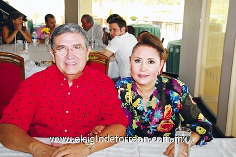 05102009 Jesús y Norma.