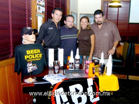 04102009 Carlos Samahue, Sergio Muñoz, Alejandra Torres y Efraín López.