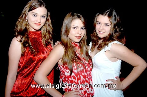 06102009 Pau, Valeria y Ale.