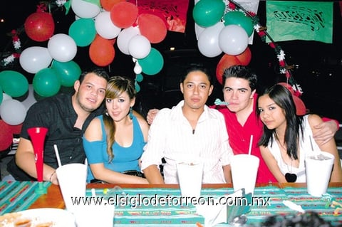 04102009 Fernando de la Fuente, Alejandra Macías, Miguel Pámanes, Rogelio Flores y Erandi Robles.