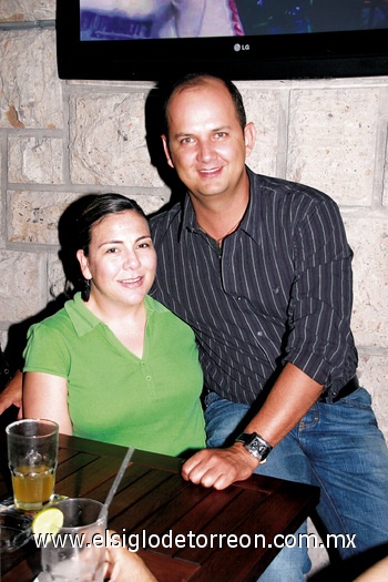 04102009 Mercedes Rosales y Juan Gabriel de la Torre.