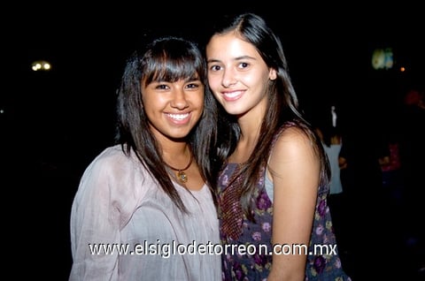 09102009 Ale Hoyos y Paola Cruz.