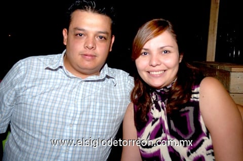 09102009 José Raúl y Paola.
