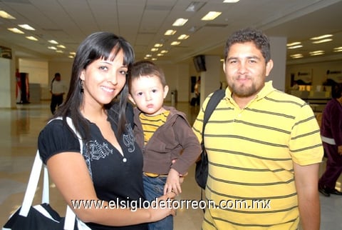 10102009 Oaxaca. Karla López, Arturín Rodríguez López y Gerardo Rodríguez.