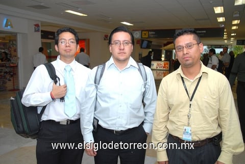 12102009 Carlos Roldán, Óscar Hernández y Andrés Carito viajaron en plan de trabajo al Distrito Federal.