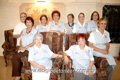 11102009 Voluntarias Vicentinas. Olivia de Medina, Nena de Vargas, Martha de Rosales, Carola de Villalpando, Mayo de Alonso, Nena de Hernández, Yolanda de Aguirre, Maye Peressini y Lupita de Santa Cruz.