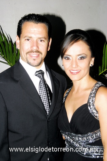 11102009 Gerardo Oviedo y Paola Valenzuela.