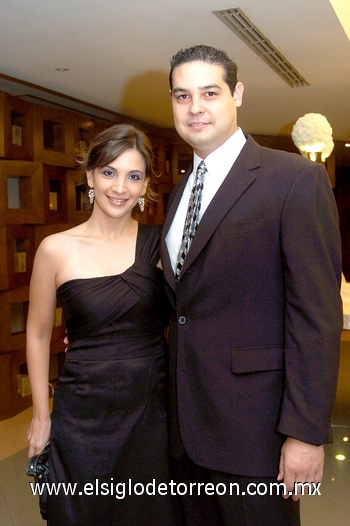 11102009 Silvestre Santos y Brenda Macías.