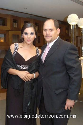 11102009 Paty Arestegui y Carlos Valdez.