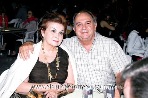 11102009 Chiquis y Antonio.