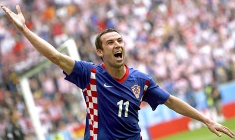 Darijo Srna es un futbolista croata. Puede jugar tanto de lateral como de extremo derecho y su equipo actual es el Shakhtar Donetsk de Ucrania. Como extremo versátil, es conocido por su técnica en el lanzamiento de libres directos y su capacidad goleadora.