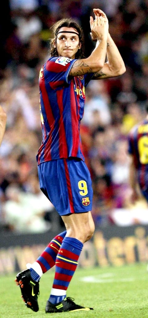 La ausencia más destacada y dolorosa para los amantes del buen futbol será la del sueco Zlatan Ibrahimovic (Barcelona), quien pese a su talento no podrá competir con los mejores del mundo, ya que los escandinavos fueron terceros del primer pelotón por debajo de Dinamarca y Portugal.