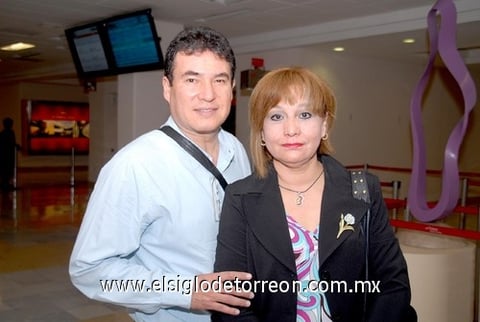 21102009 José Luis Zapata y Mayela de Santiago se fueron con destino a Tampico.