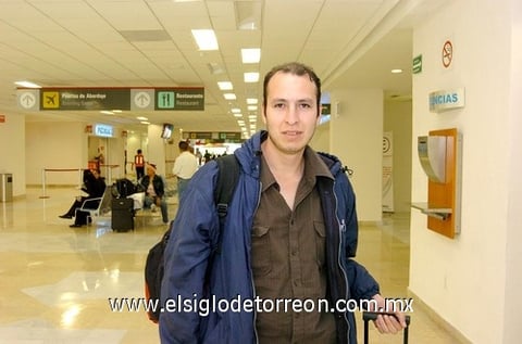 22102009 Asgar Dueñes llegó de la Ciudad de México.
