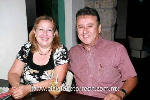23102009 Bertha y Ángel Martínez.