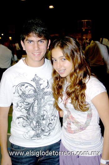 23102009 Luis García y Katia Bitar, presentes durante la inauguración del torneo en su colegio.