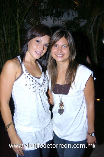 24102009 Maribel de Domínguez y Cecilia Campos.