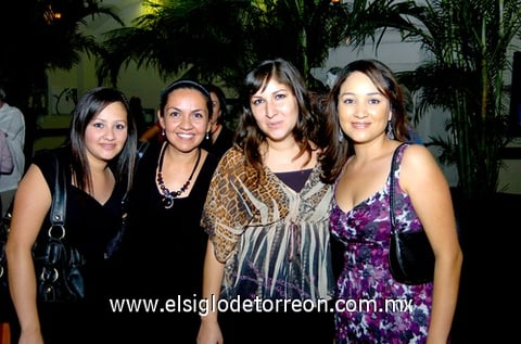 25102009 Magaly Salinas, Cristina Salgado, Jazmín Estrada y Gris Salinas.