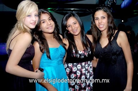 27102009 Se divirtieron. Susy González, Cristy Díaz, Valeria Moreno e Isabel.