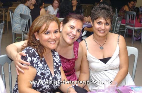26102009 Bety de la Rosa, Laura Flores y Claudia Gómez.
