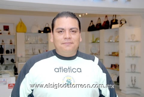 28102009 México. Benjamín Limón viaja por cuestiones laborales.