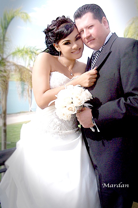 Srita. Cecilia Elizabeth Rodríguez Díaz y Sr. Eduardo Ávila Vázquez contrajeron matrimonio religioso en la parroquia de San José el sábado 22 de agosto de 2009.

Estudio Mardan