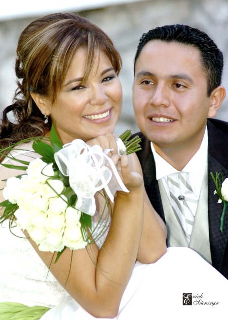 Contrajeron nupcias la Srita. Daniela Castillo Guzmán y Sr. Jorge Eduardo Hernández Sánchez el sábado 26 de septiembre de 2009.

Érick Sotomayor Fotografía