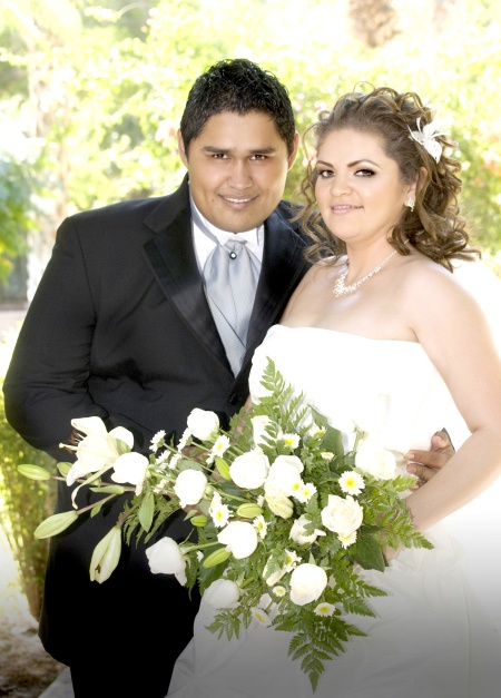 Lic. Jacqueline Navarrete Jáuregui e Ing. Joel Luis Alba Rodríguez unieron sus vidas en sagrado matrimonio, en la Catedral del Carmen, el 14 de agosto de 2009, en punto de las 18:30 horas.