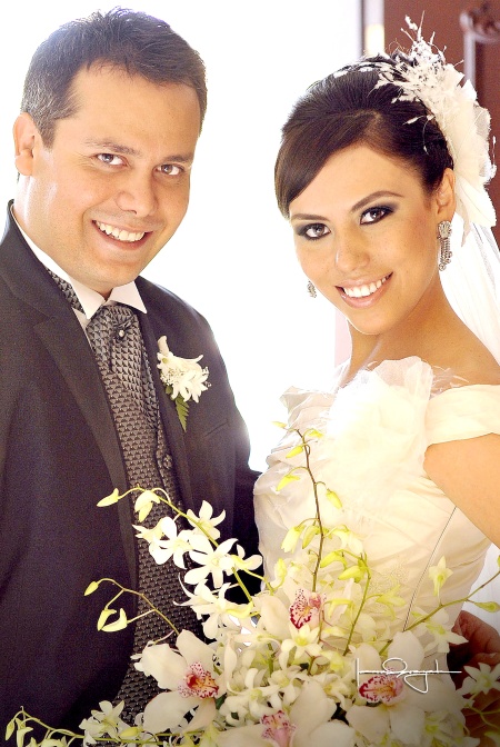 Arq. Marilú Estefanía Hernández de la Torre y Dr. Sergio Eduardo Rodríguez Gutiérrez, contrajeron sagrado matrimonio en la iglesia de La Sagrada Familia el ocho de agosto de 2009, a las 20:00 horas. 

Estudio Laura Grageda