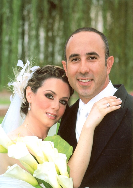 Srita. Covadonga Castañeda González y Sr. Ángel Ortiz Cano unieron sus vidas en sagrado matrimonio en la parroquia de La Medalla Milagrosa el sábado 19 de septiembre de 2009. 

Fotografía Karlos