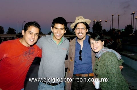 01112009 De miedo. Eduardo Gutiérrez, Ronaldo Casas, Tere Ramos, Elsa Robles, Mario Amparo y Elizabeth Solís.