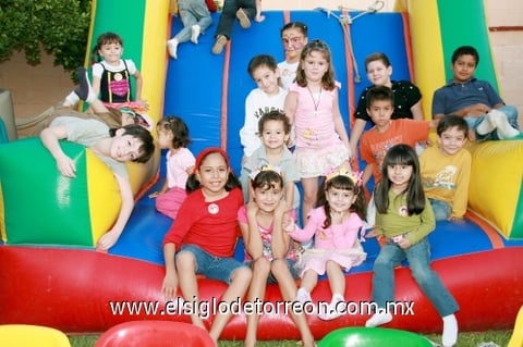 01112009 Marijose Ramírez Martínez en su cumple, acompañada de primos y amiguitos.