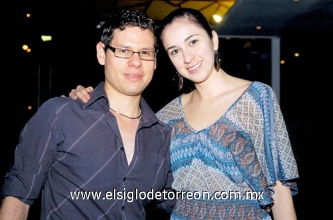 01112009 Toño Espinosa y Mayela.