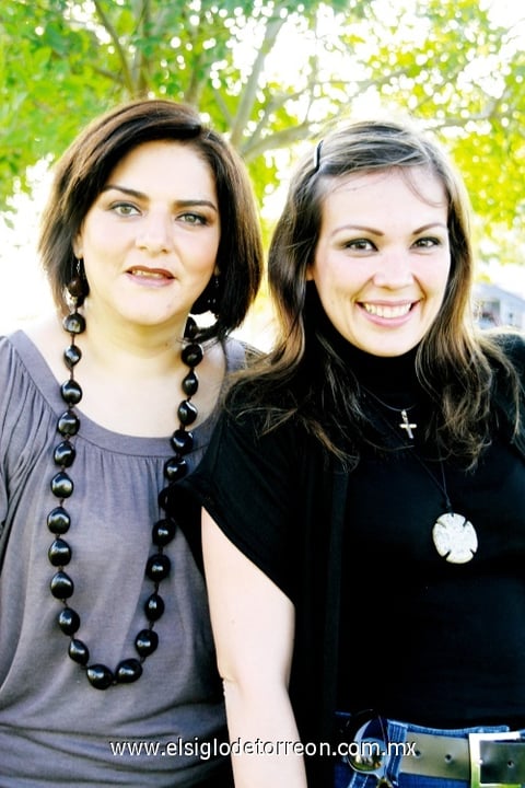 01112009 Carmen Rivera y Daniela García.