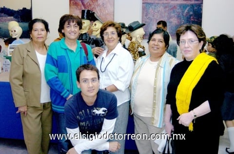 01112009 Asistentes. Andrea Olguín, Irma Espinoza, Rosa Sandoval, Belén Olguín, Refugio Lozano y Efraín Herrera.