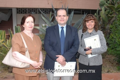 01112009 Alejandra Silveyra vda. de García-Peña, Manuel García-Peña Silveyra y Silvia García.