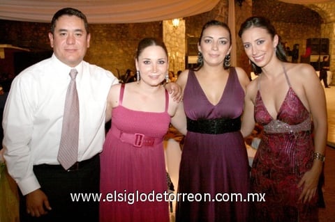 01112009 Javier y Luisa de Aguayo, Meme y Lucía García.