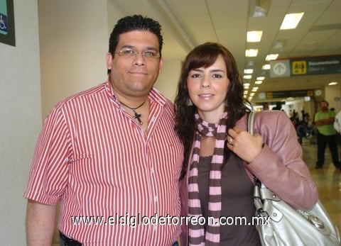 02112009 México. Juan Luis y Carmina Montero, de visita por La Laguna.