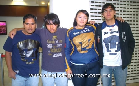 02112009 Viajeros. Fernando Rodríguez, Juan Carlos Cárdenas, Jenifer Rodríguez y Humberto Sánchez.